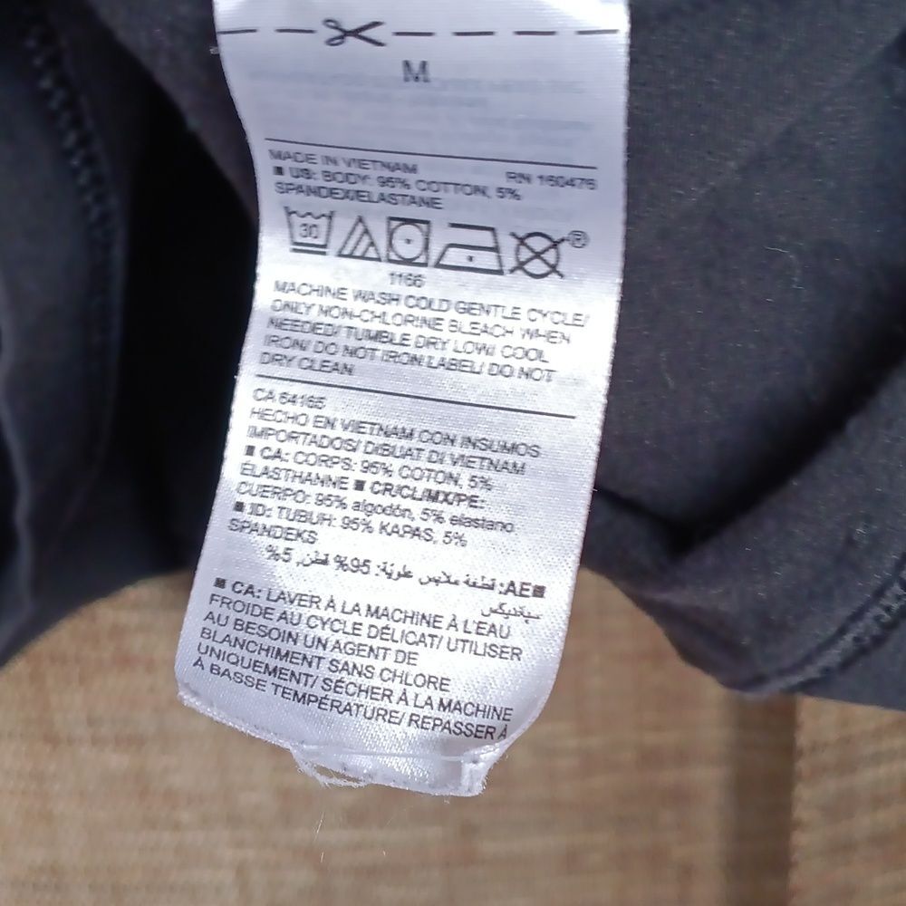 Old Navy Classic Black Cotton Tank Top - Picture 3 of 4